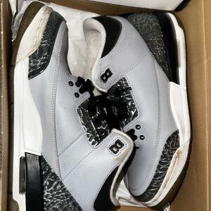Jordan’s 3 WOLF GREY